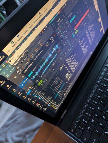 PXL_20251109_003906251